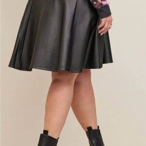 Torrid Black Midi A-Line Skirt  Size 3 (22-24)